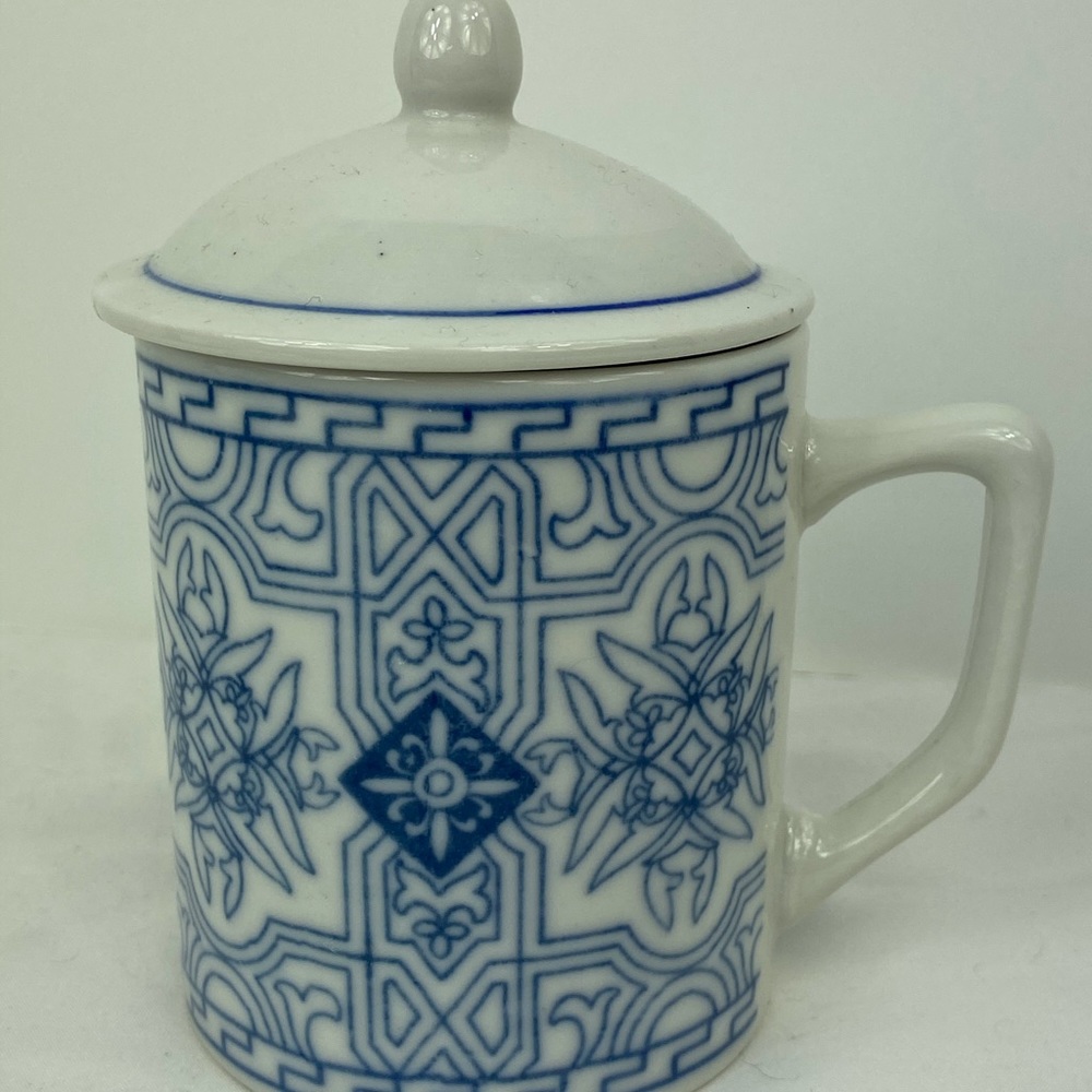 Vintage Chinese Porcelain Mug W Cover Blue